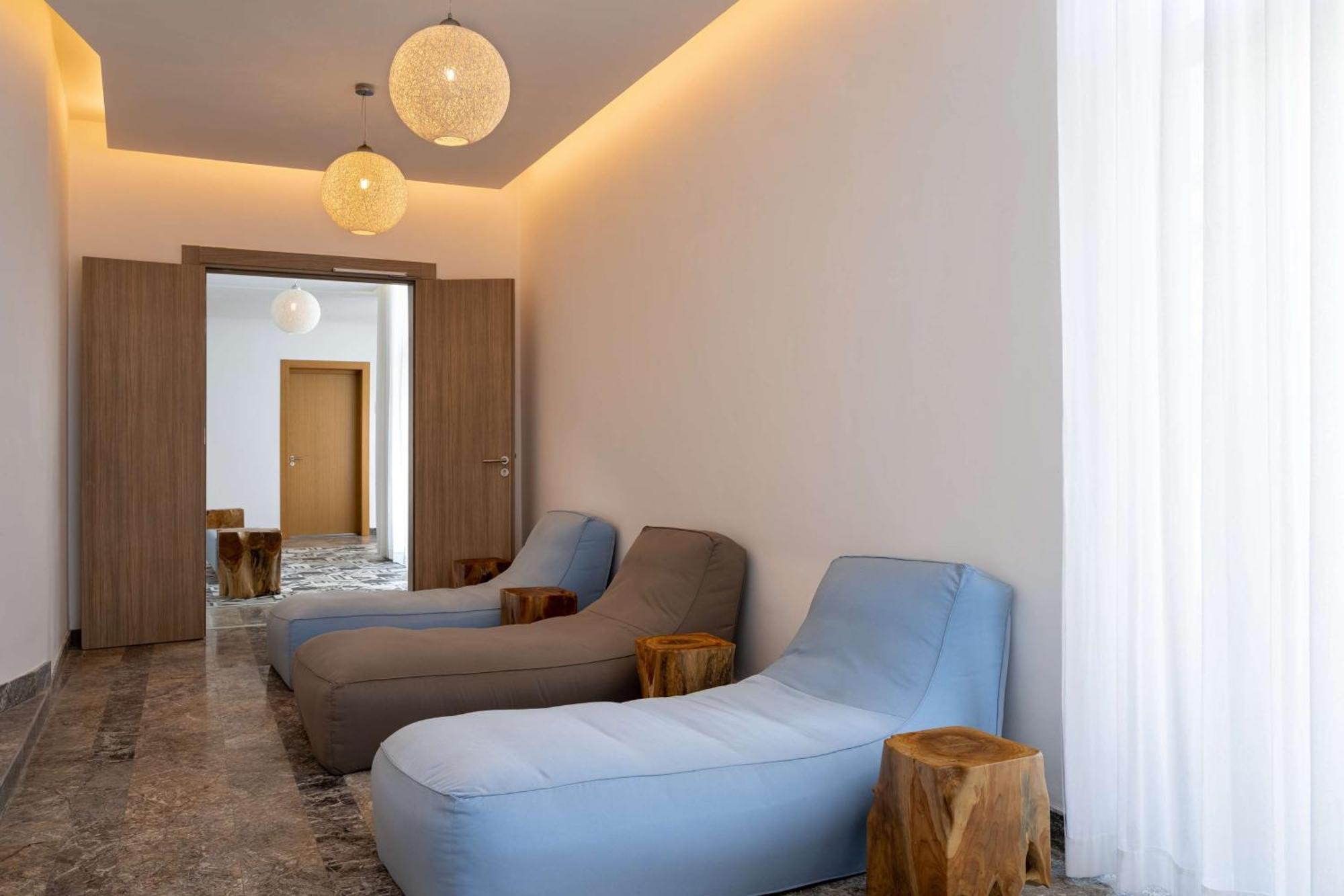 Radisson Blu Resort Al Hoceima Exterior photo The interior of a suite at the hotel