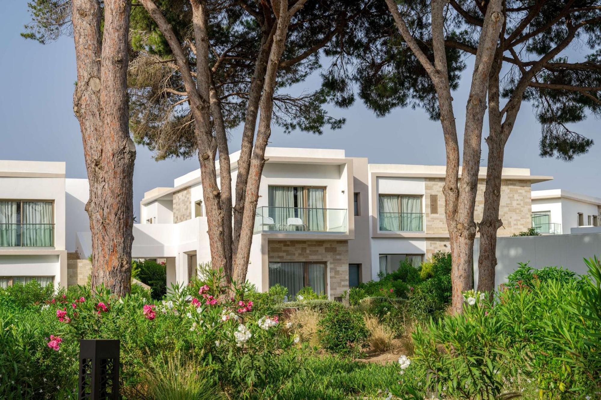 Radisson Blu Resort Al Hoceima Exterior photo The hotel in 2012