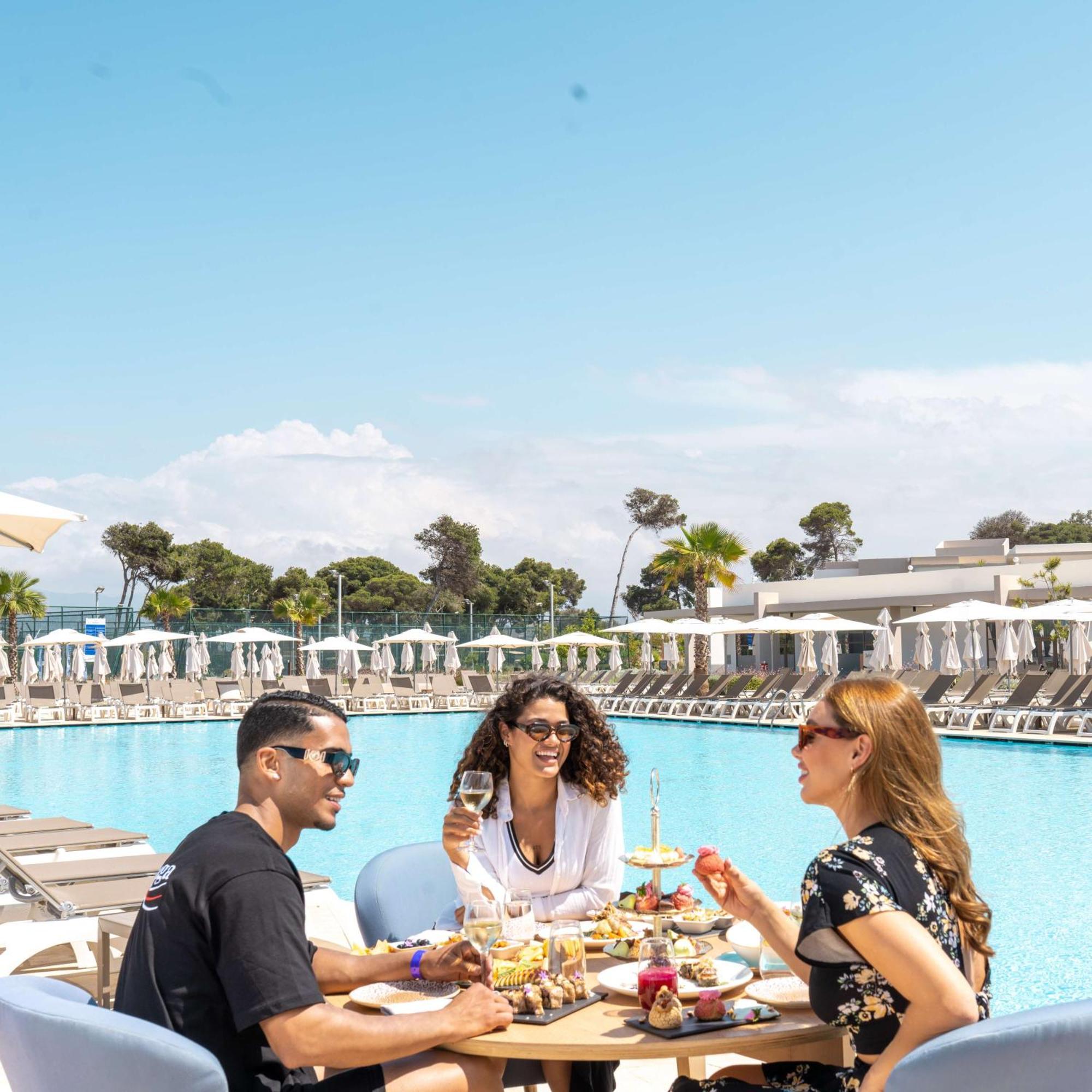 Radisson Blu Resort Al Hoceima Exterior photo The pool at the resort